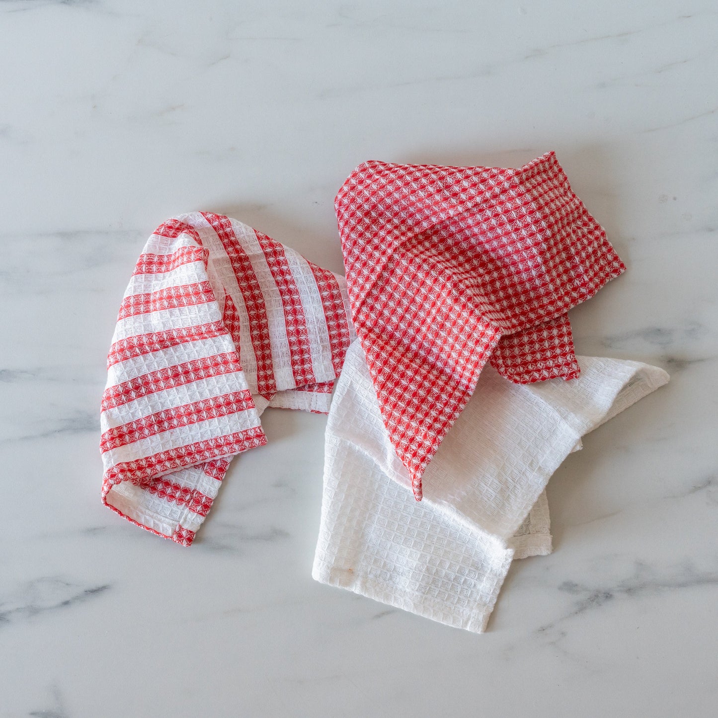 Ensemble de torchons rouges à motif gaufré