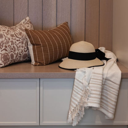 Housse de coussin tissée noisette