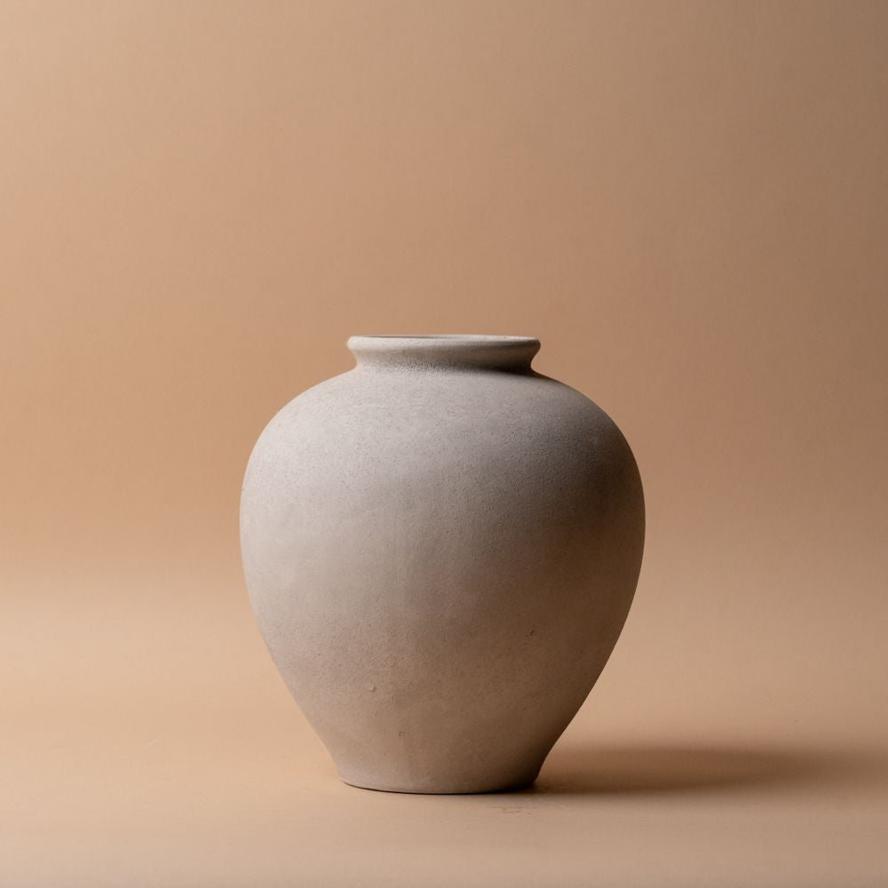Vase en terre cuite blanche