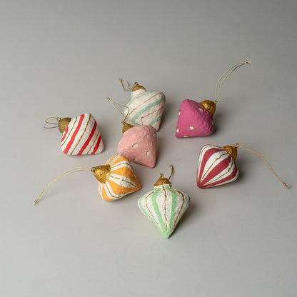 Ornement en papier mâché fait main - Forme de diamant