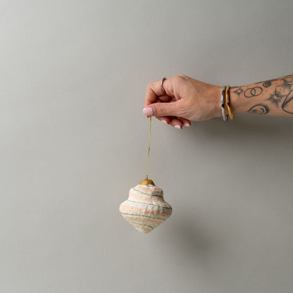 Ornement en papier mâché fait main - Forme à plusieurs couches