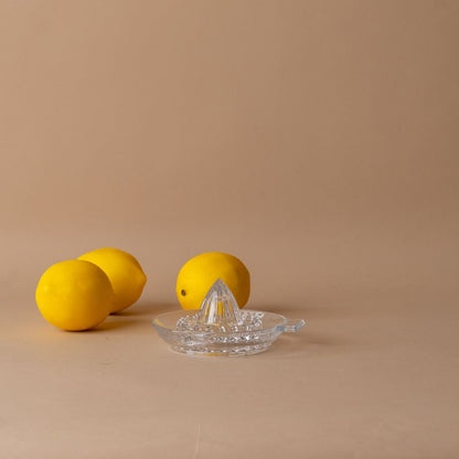 Presse-agrumes en verre pressé